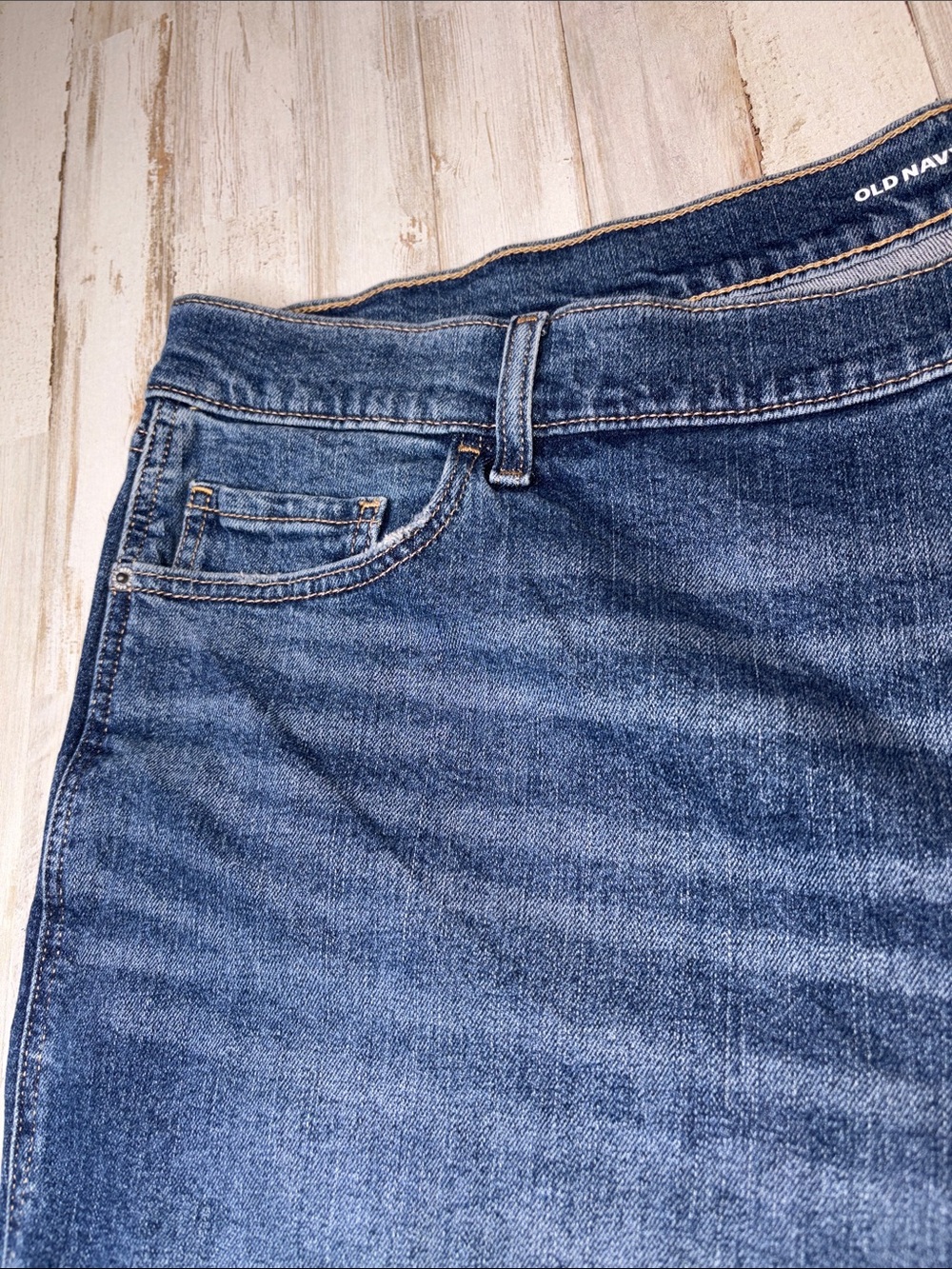 Old Navy Mid-rise Boyfriend Dark Blue Rolled Hem Denim Shorts Plus Size 24 - Picture 5 of 11